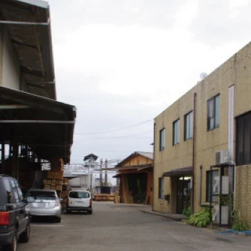 門を入ってすぐの通路