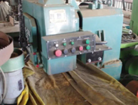 リップソーの外観