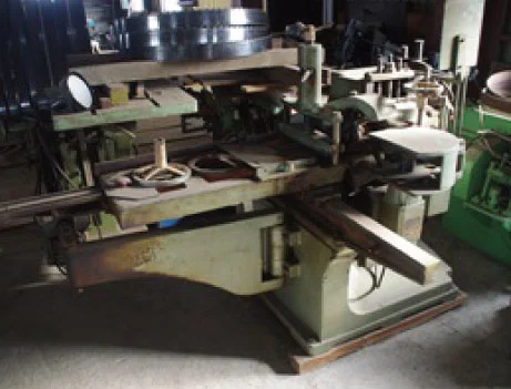 ほぞ取り機の外観