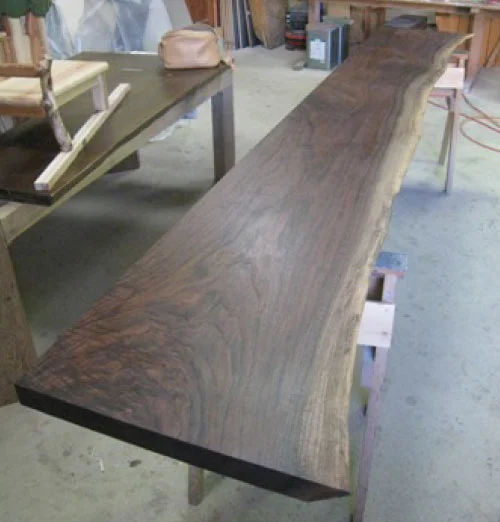 ウォルナットのキッチンカウンター（製作中の様子）