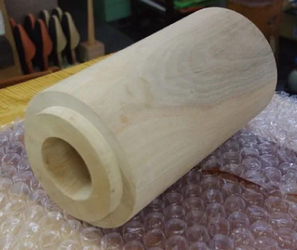 穴をあける加工の様子