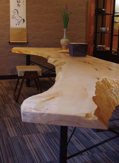 無垢材は傷が味になる　テーブル