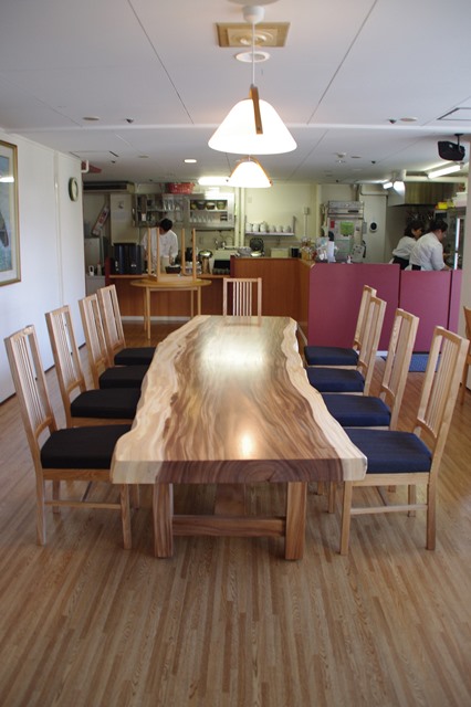 モンキーポッド材の喫茶店テーブル（D様）