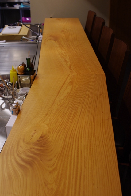 ケヤキ材カウンター製作例